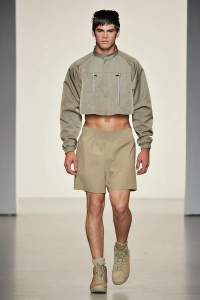 Look 17